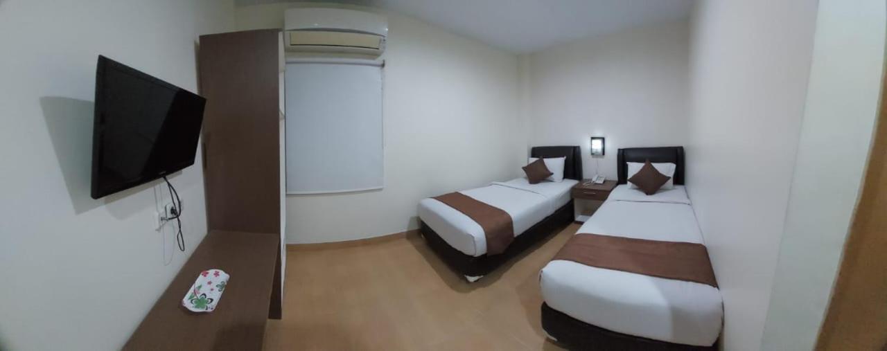 Grand Avira Hotel Batu Merah Eksteriør billede